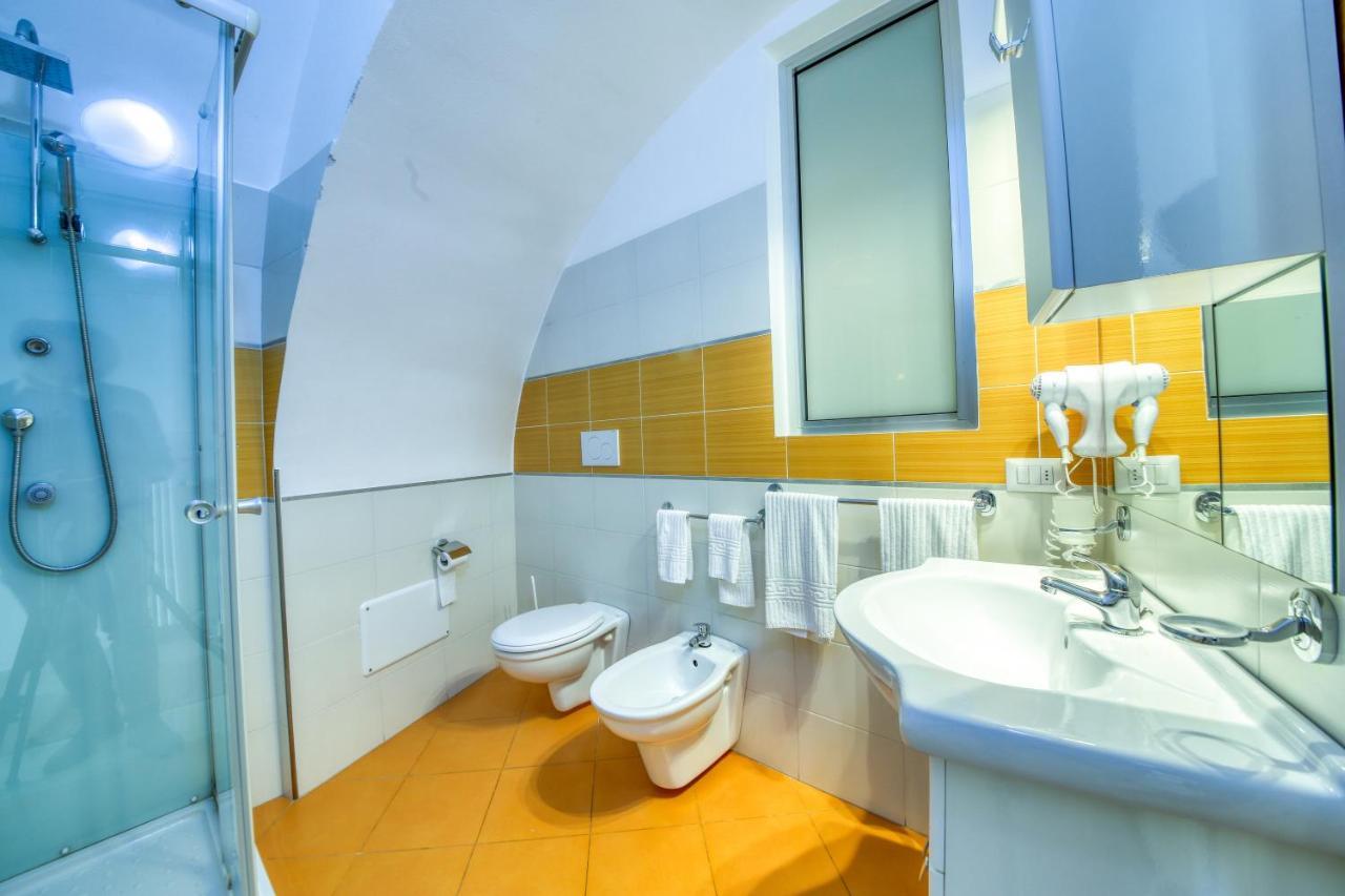 La Cattedrale Apartments&Suite - Affitti Brevi Italia グラヴィーナ・イン・プーリア エクステリア 写真