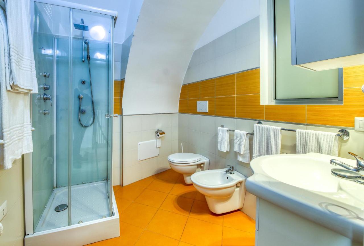 La Cattedrale Apartments&Suite - Affitti Brevi Italia グラヴィーナ・イン・プーリア エクステリア 写真